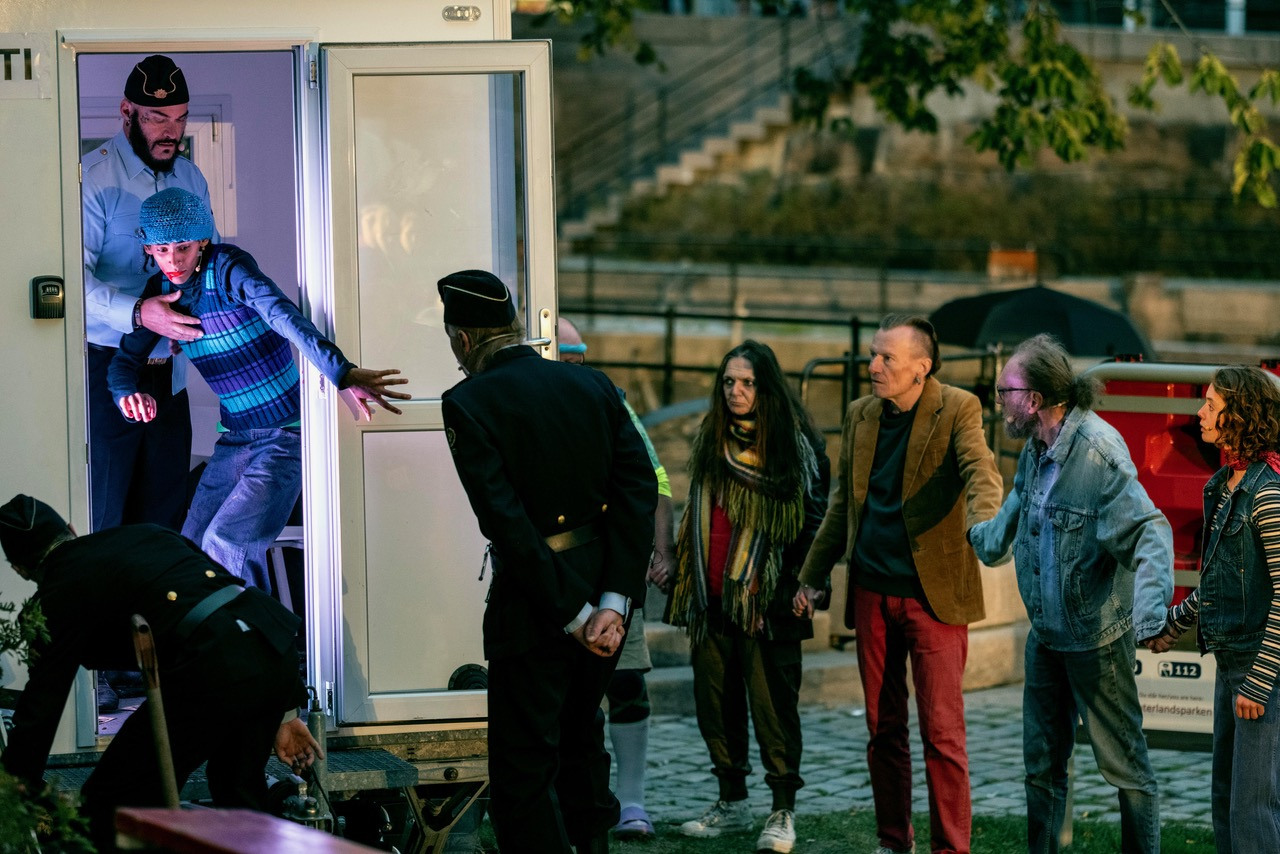 Politibu i Oslospelet. Foto: Paal Ritter Schjerven