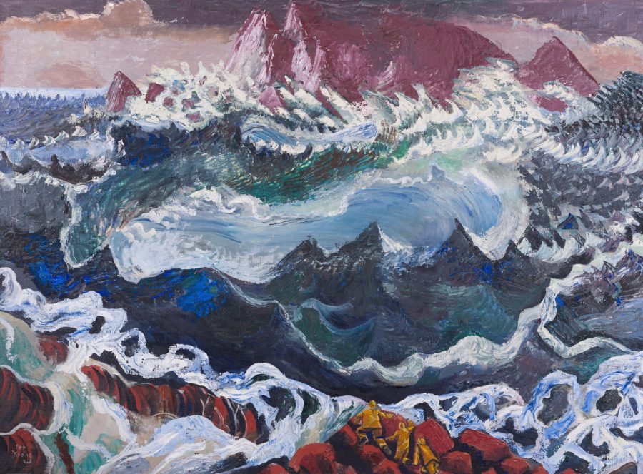 Et bilde som viser kraftige bølger, en malstrøm, i fargene blått, hvitt og grønt. Brune fjell, klipper, i forgrunn og bakgrunn. Tre personer på klippene